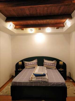 Проживание в семье CASA VICKY Тыргу-Окна Двухместный номер с 1 кроватью или 2 отдельными кроватями и собственной ванной комнатой-2